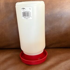 1QT Plastic Poultry Waterer - White Reservoir with Red Base